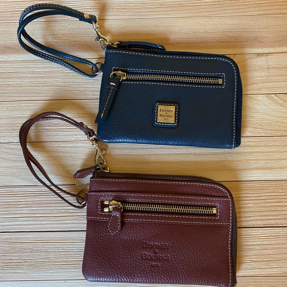 Dooney & Bourke wristlet